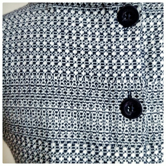 3/$20 Banana Republic Navy Knit Sweater Tank - Picture 4 of 5